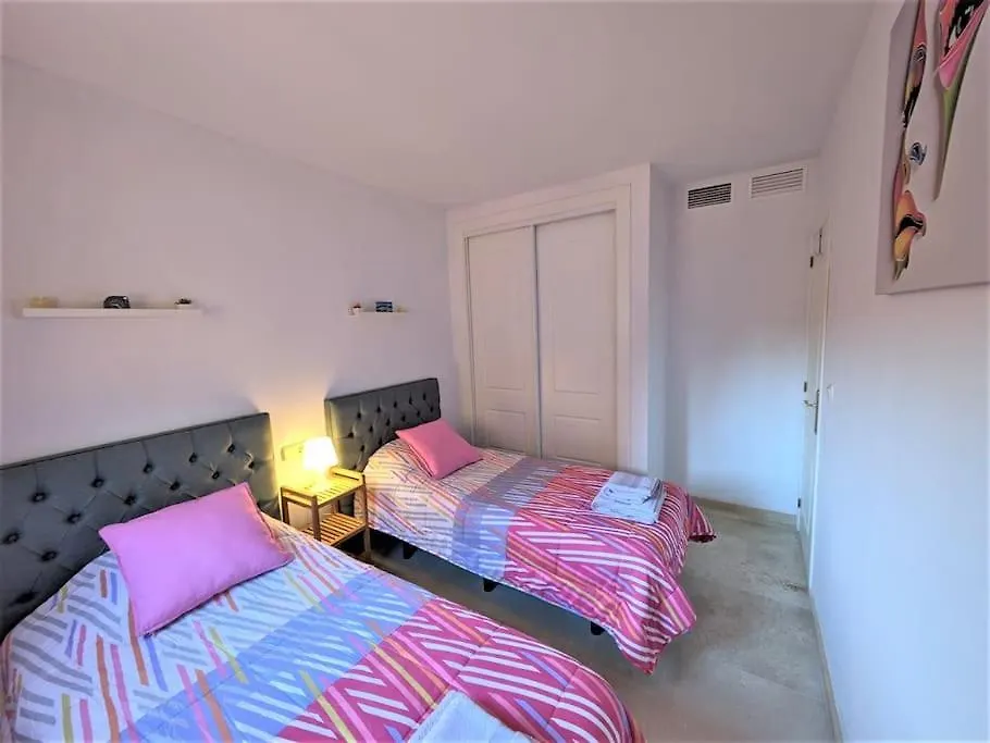 Apartment R23 Los Lagos 2 Bedroom Flat Marbella