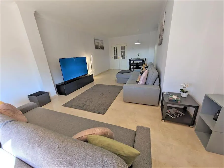 R23 Los Lagos 2 Bedroom Flat Marbella
